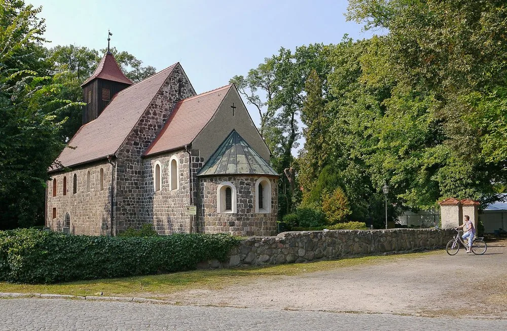 Historische Dorfkirche in Stahnsdorf