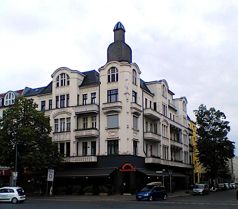 Jugendstil-Eckhaus am Tempelhofer Damm in Berlin-Tempelhof
