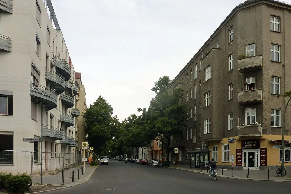 Wohnstraße Karl-Kunger-Straße in Berlin-Alt-Treptow